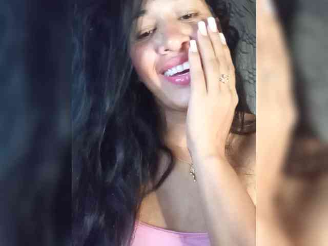 Letty33 webcam