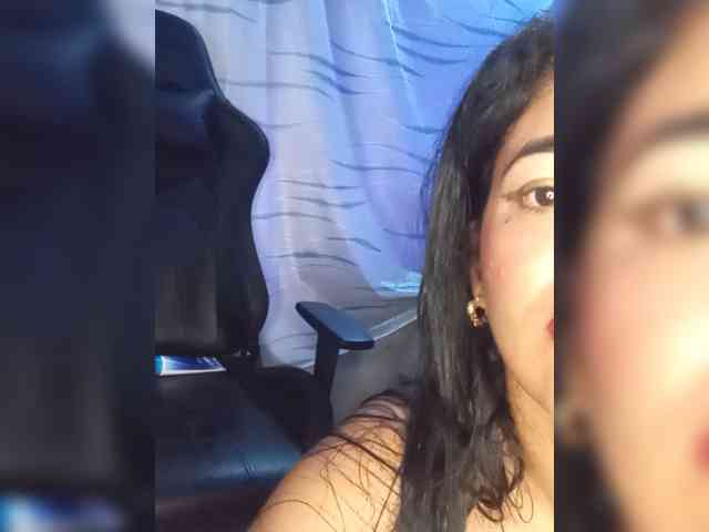 Letty33 webcam