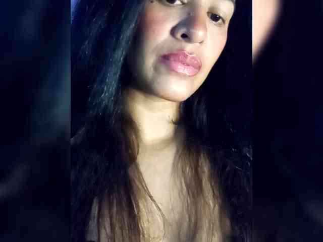 Letty33 webcam