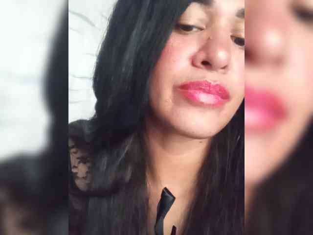 Letty33 webcam