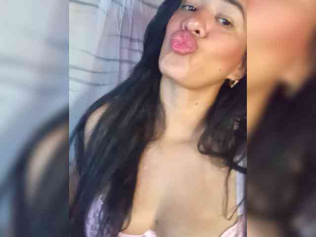 Letty33 webcam