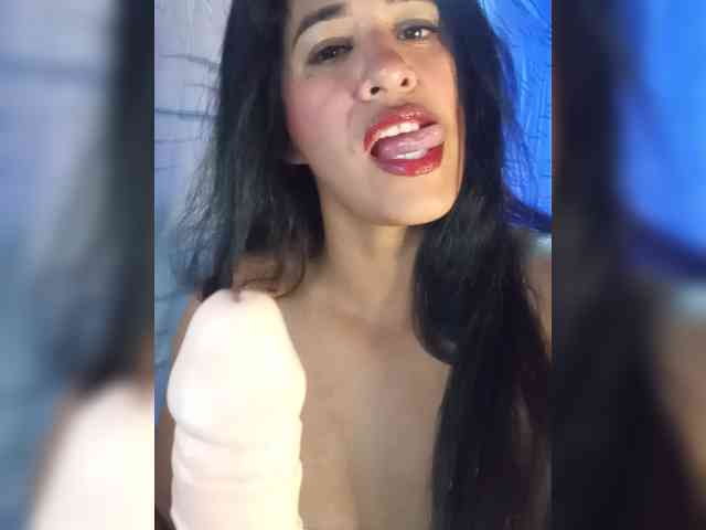 Letty33 webcam