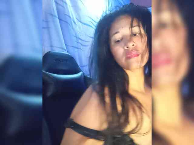 Letty33 webcam