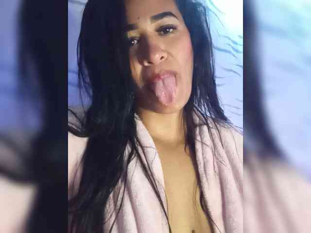 Letty33 webcam