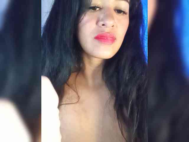 Letty33 webcam