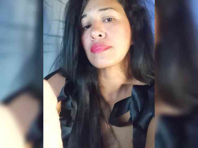 Letty33 webcam