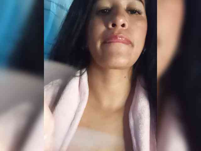 Letty33 webcam