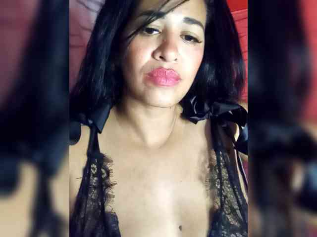 Letty33 webcam