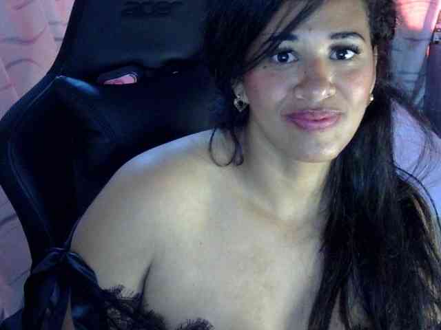 Letty33 webcam