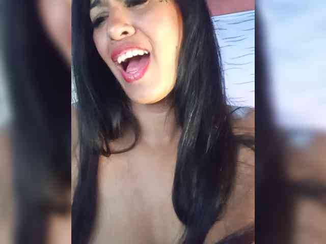 Letty33 webcam