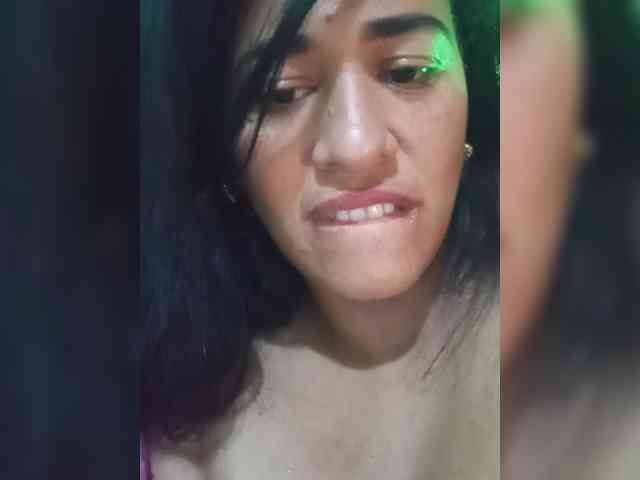 Letty33 webcam