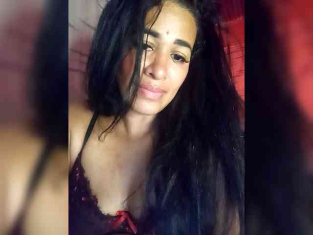 Letty33 webcam
