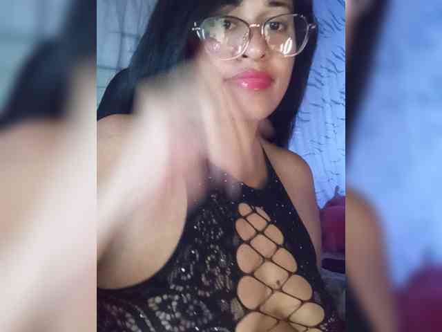 Letty33 webcam