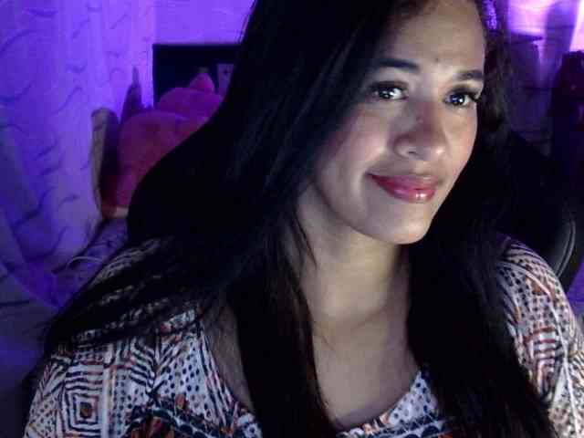 Letty33 webcam