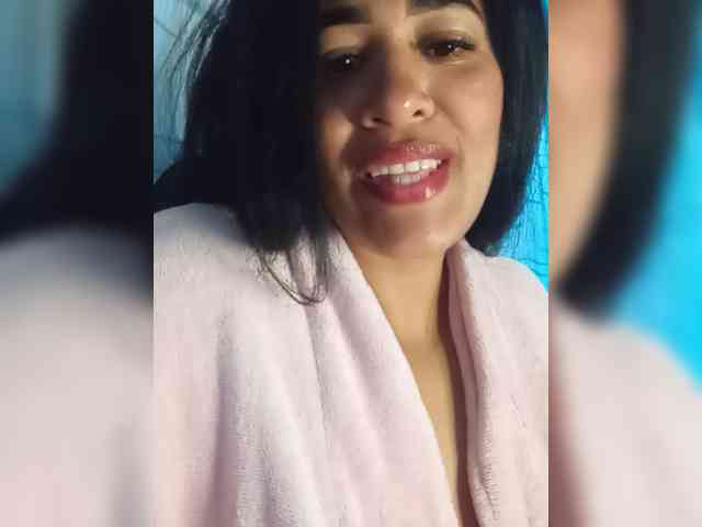 Letty33 webcam