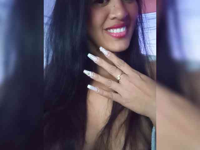 Letty33 webcam