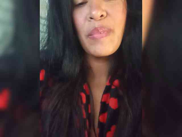 Letty33 webcam