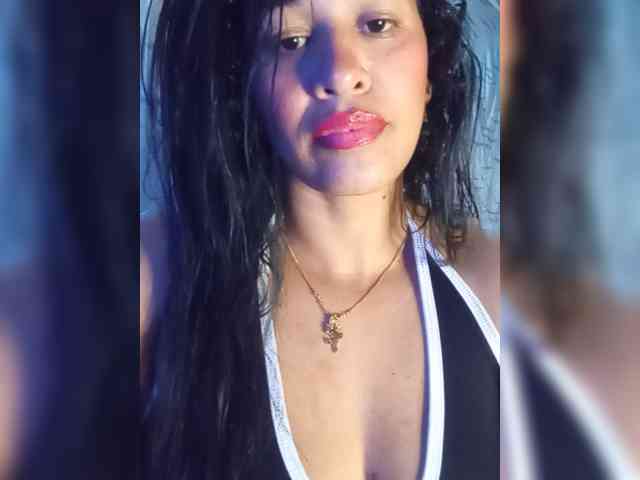 Letty33 webcam