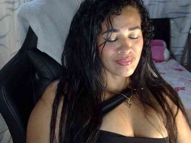 Letty33 webcam