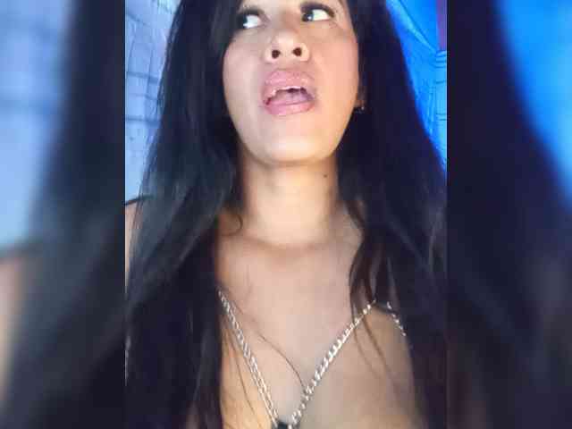 Letty33 webcam