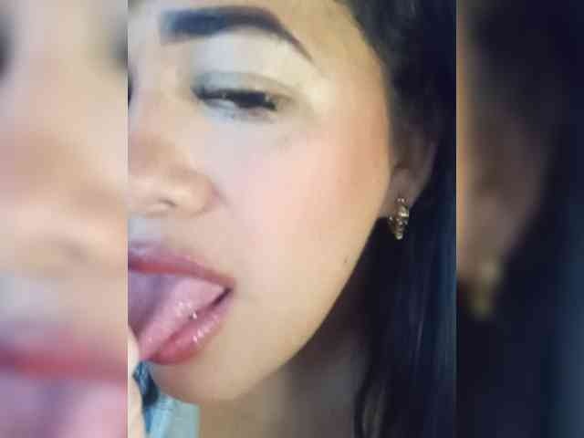 Letty33 webcam