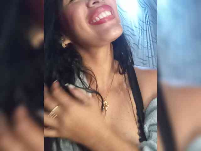 Letty33 webcam