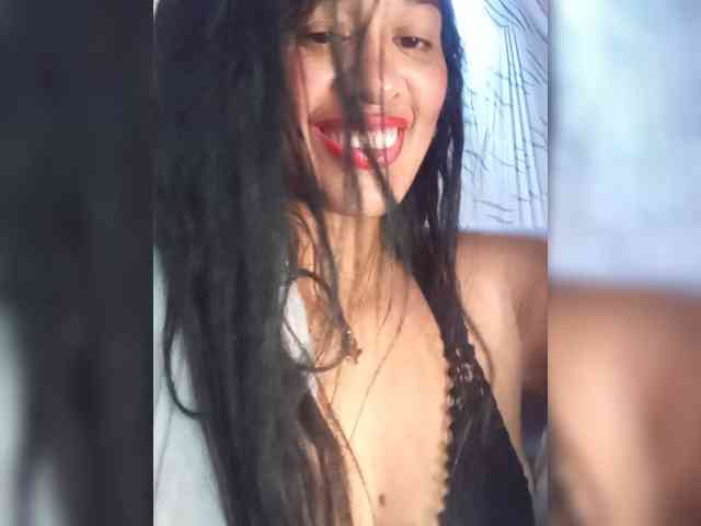 Letty33 webcam