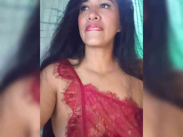 Letty33 webcam