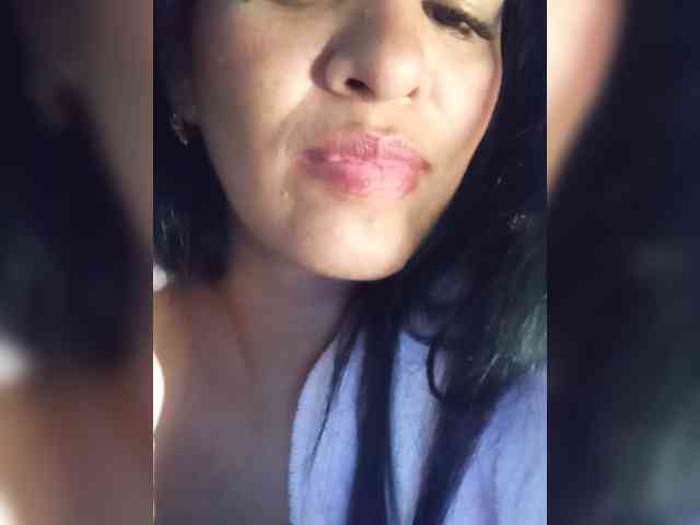 Letty33 webcam
