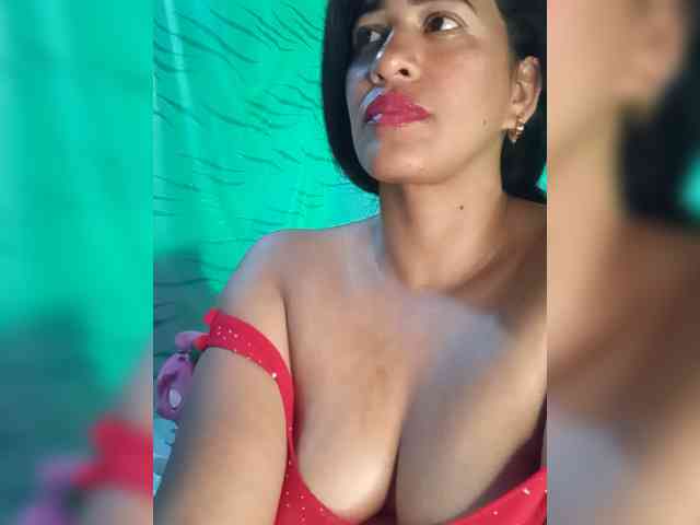 Letty33 webcam