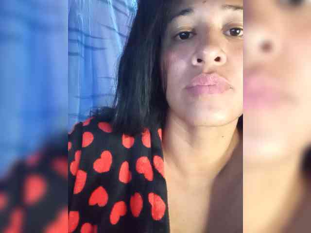 Letty33 webcam