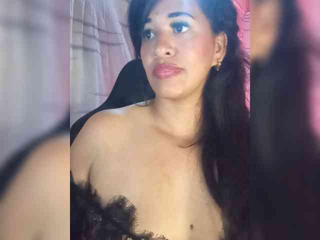 Letty33 webcam