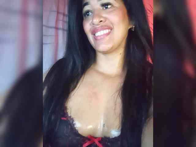 Letty33 webcam