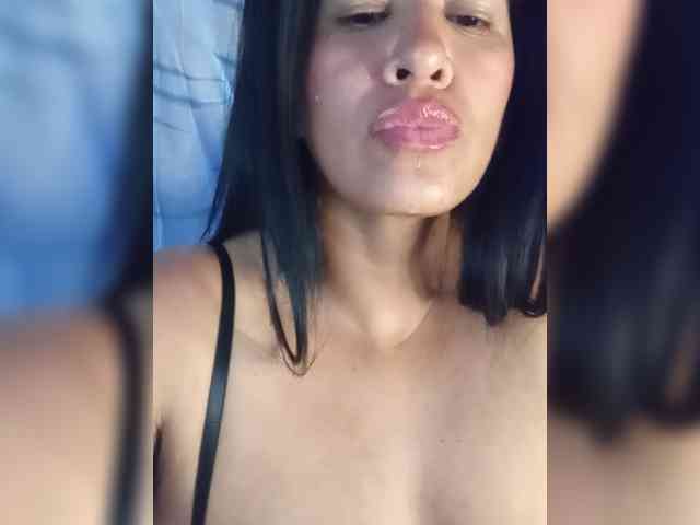 Letty33 webcam
