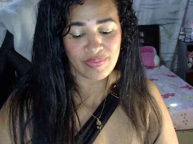 Letty33 webcam