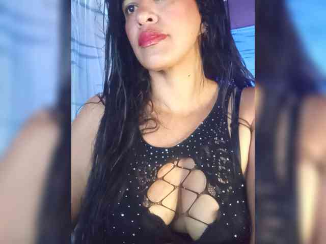 Letty33 webcam