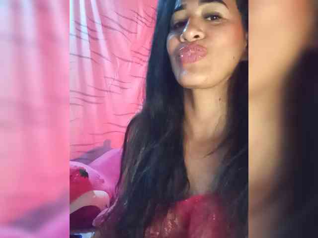 Letty33 webcam
