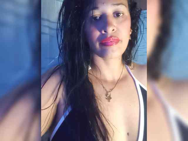 Letty33 webcam