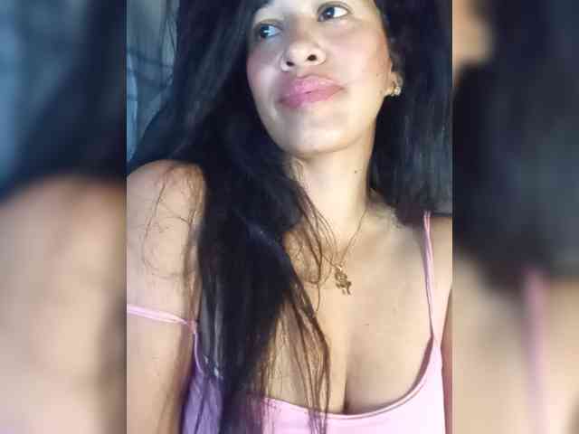 Letty33 webcam