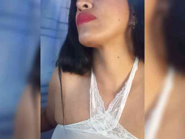 Letty33 webcam