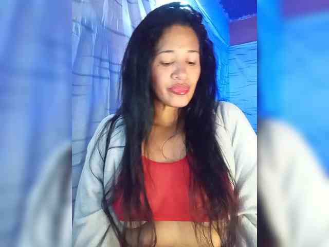 Letty33 webcam