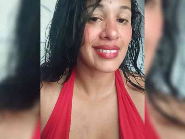 Letty33 webcam