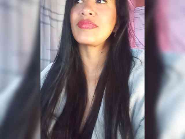 Letty33 webcam