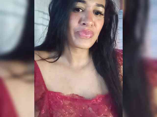 Letty33 webcam