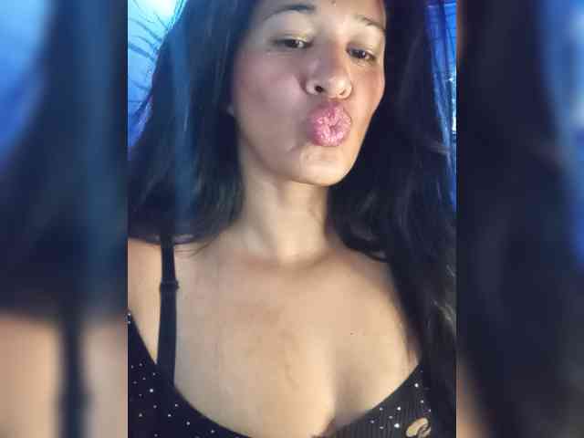 Letty33 webcam
