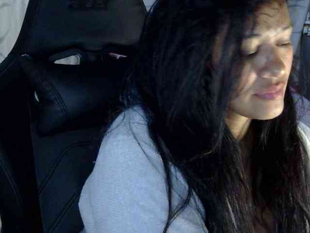 Letty33 webcam