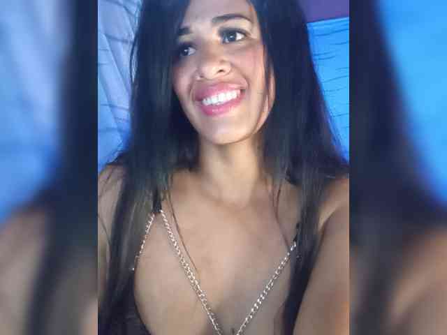 Letty33 webcam