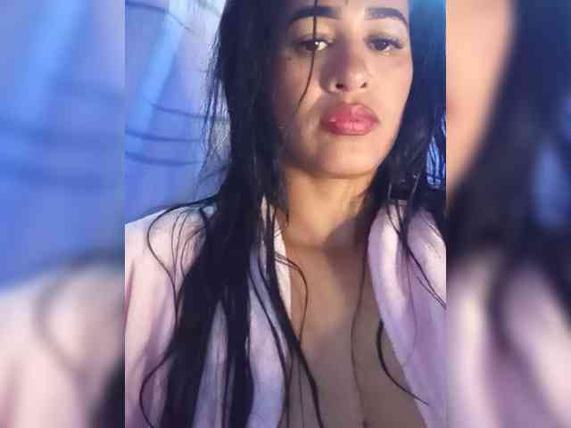 Letty33 webcam