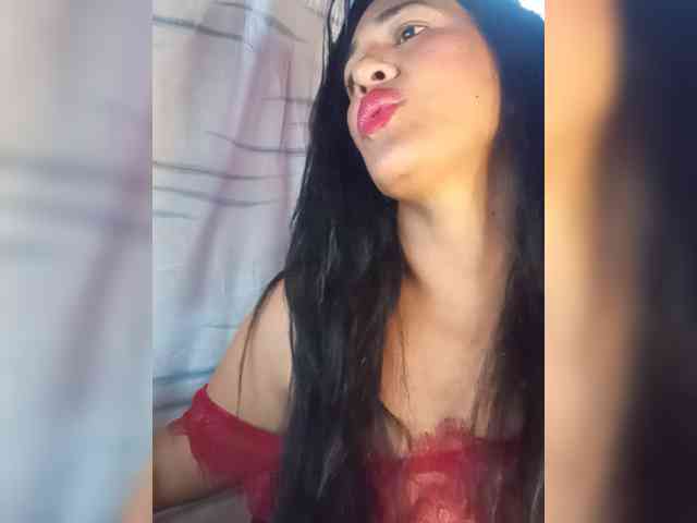 Letty33 webcam