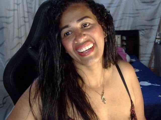 Letty33 webcam